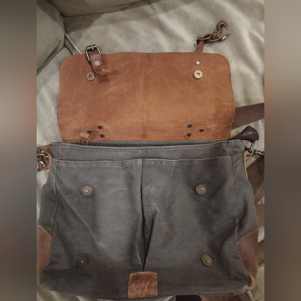 Langforth Unisex Gray And Tan Laptop Messenger Bag - Picture 4 of 7